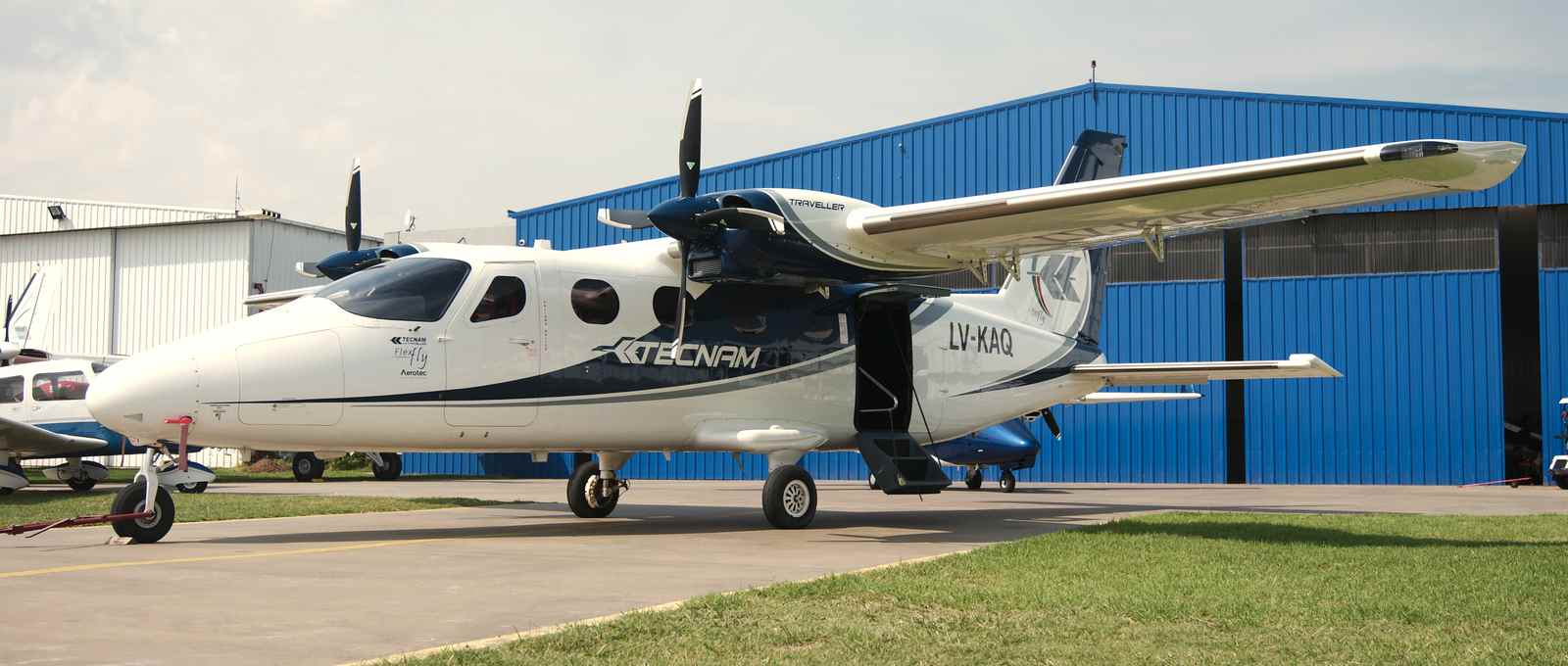 Aeronave Tecnam P2012 Traveller de Regional Air en pista