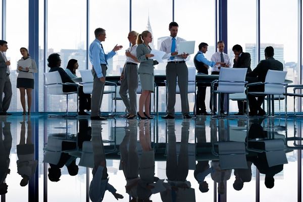 Foto: equipo corporativo (reemplazar — 600×400 px)